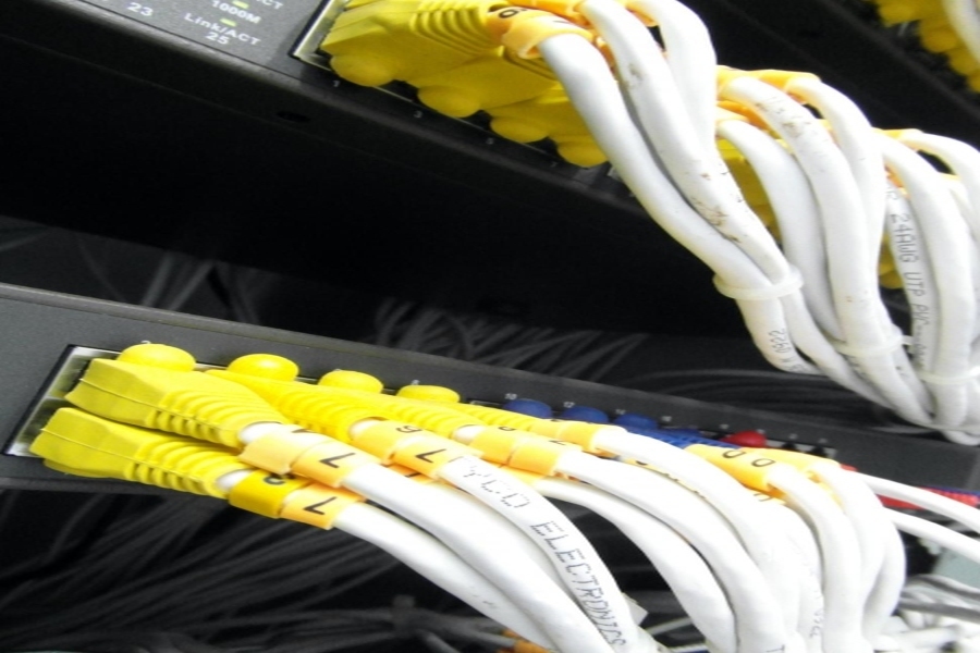 Kabelinternet nur zu Stoßzeiten langsam – was tun?